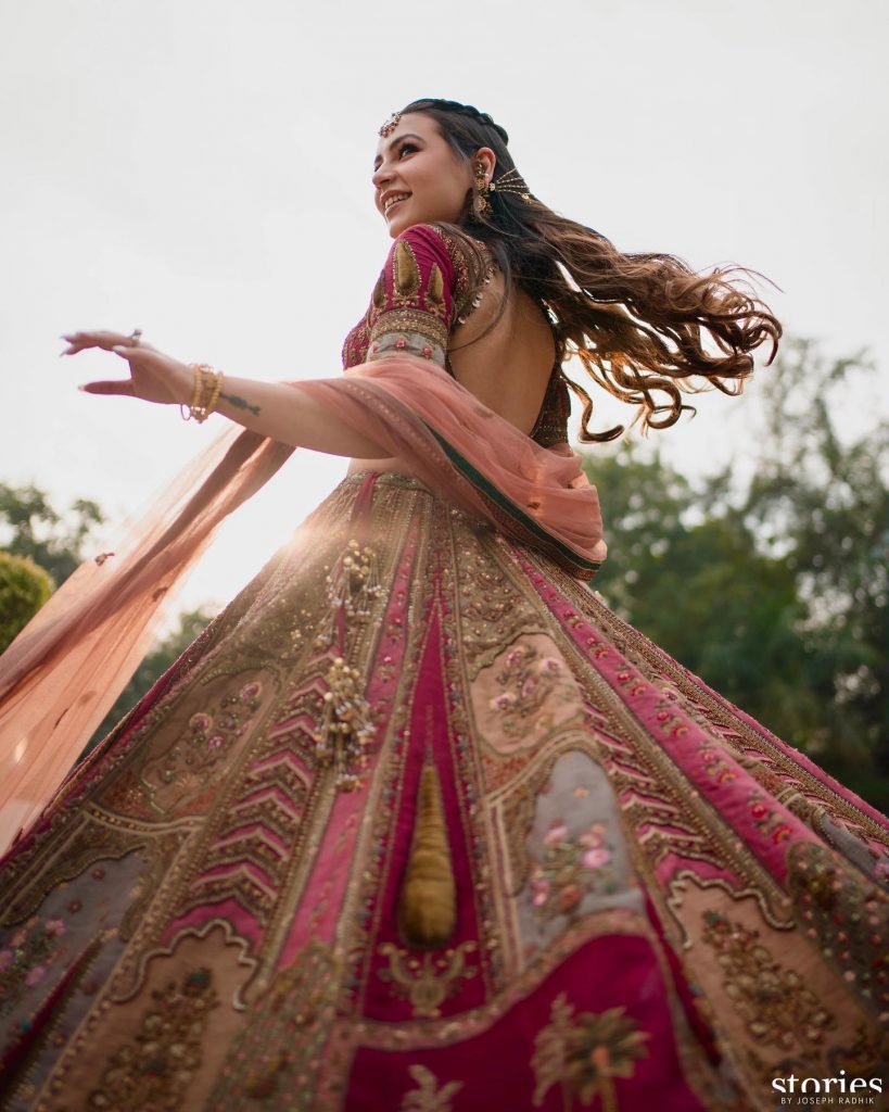 Dramatic & Voluminous Lehengas Are Taking The Center Stage