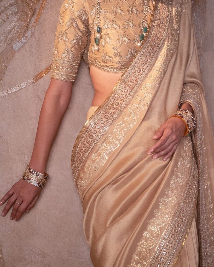 Beige madakal-chidiya sari with dupatta and blouse – 2XL