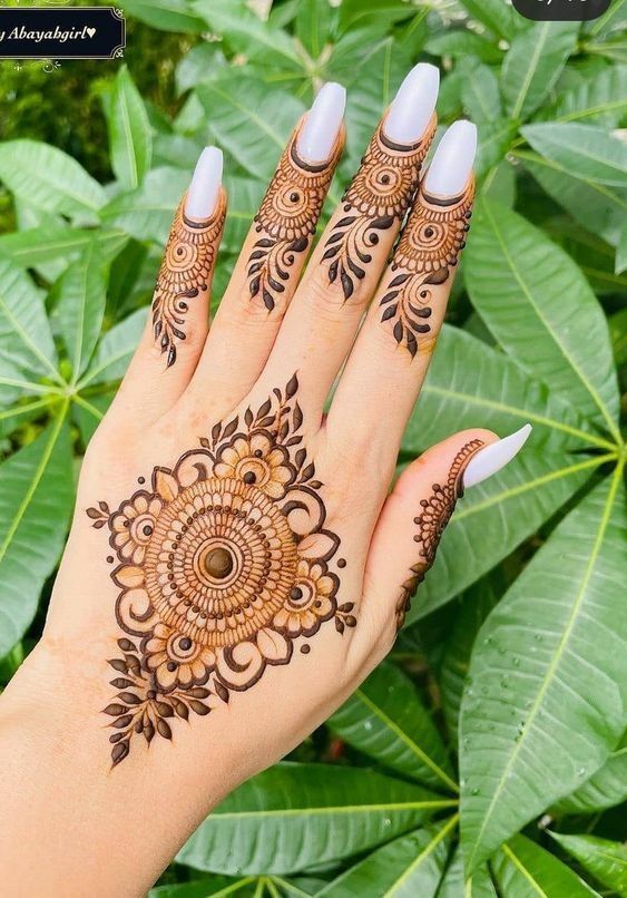 Easy And Simple Mehndi Design |