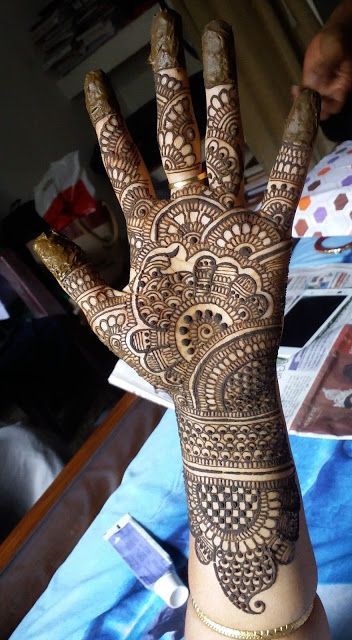 Easy & Beautiful Mehandi Designs for Front and Back Hand!