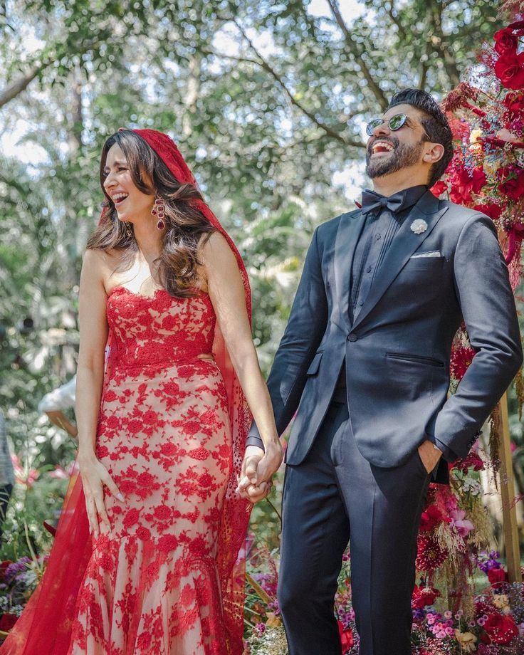 Farhan Akhtar & Shibani Dandekar’s Intimate Wedding Photos