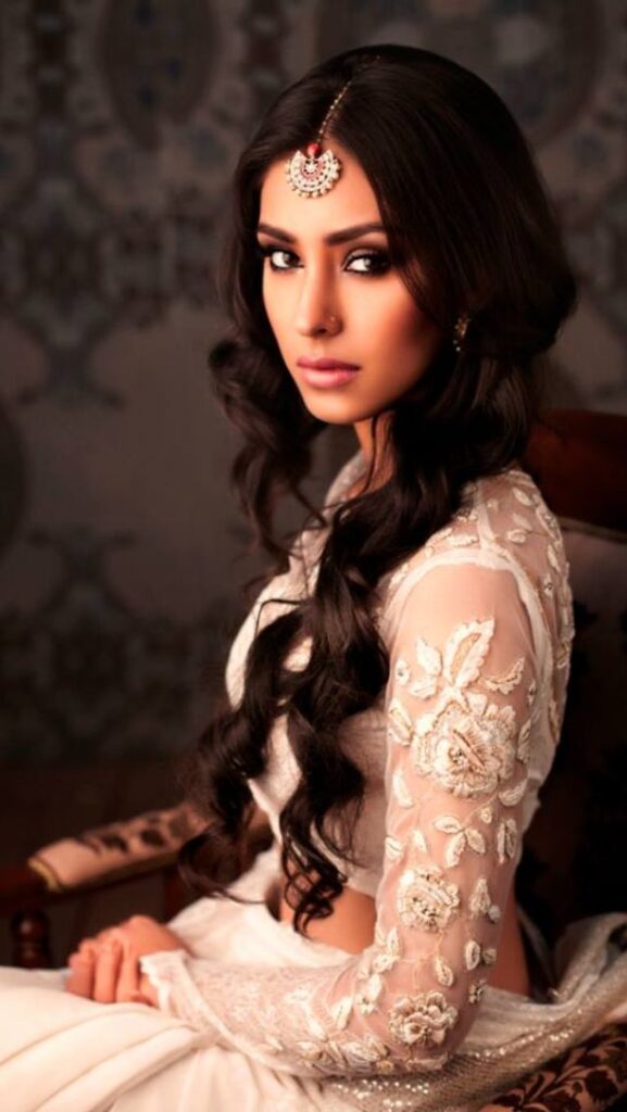 Hairstyles for Indian Wedding – 20 Showy Bridal Hairstyles