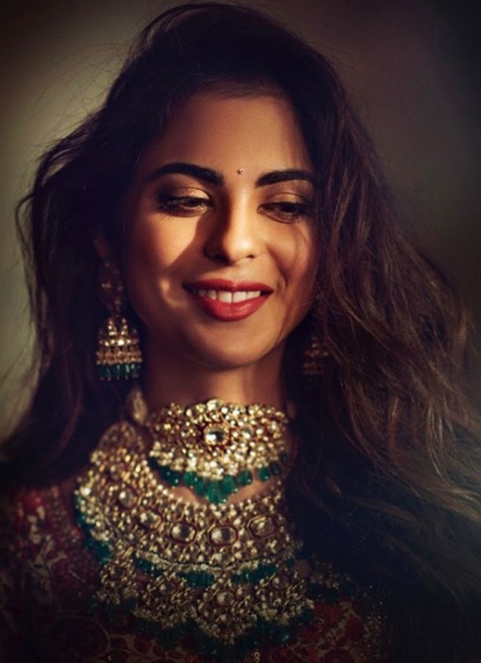 How To Recreate Isha Ambani’s Glowing Griha Shanti Makeup Look | VOGUE India