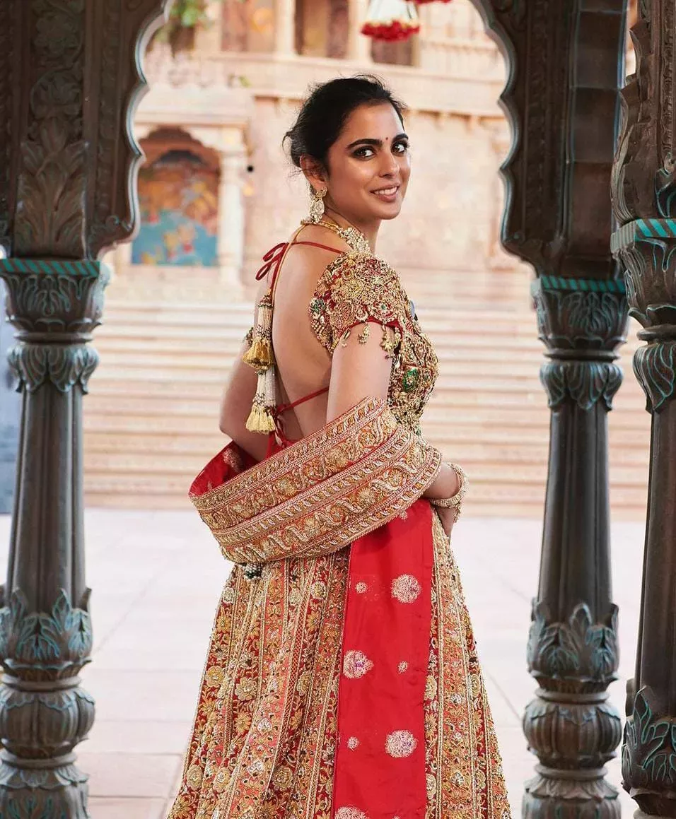 embroidered bridal lehenga