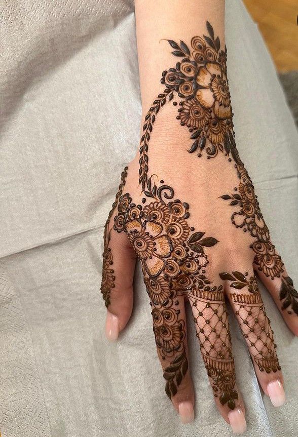 Latest Henna designs 2023