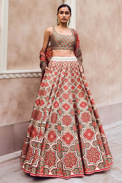 Lehengas: Designer Bridal Lehengas & Wedding Lehenga Cholis Online