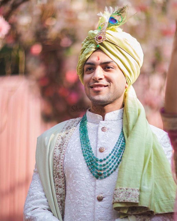 Most-Trending Safa Designs For The Dashing Groomsmen