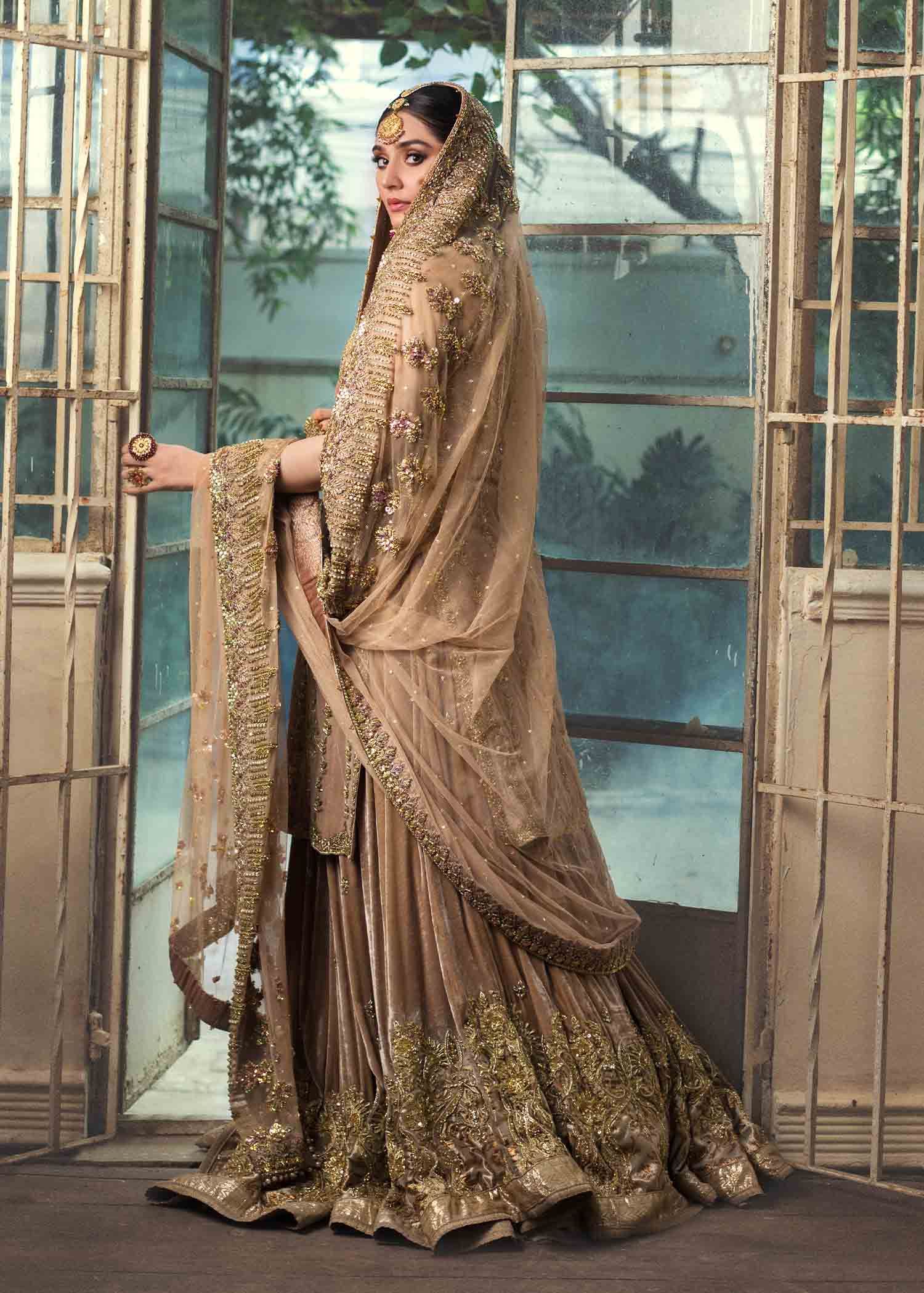 embroidered bridal lehenga