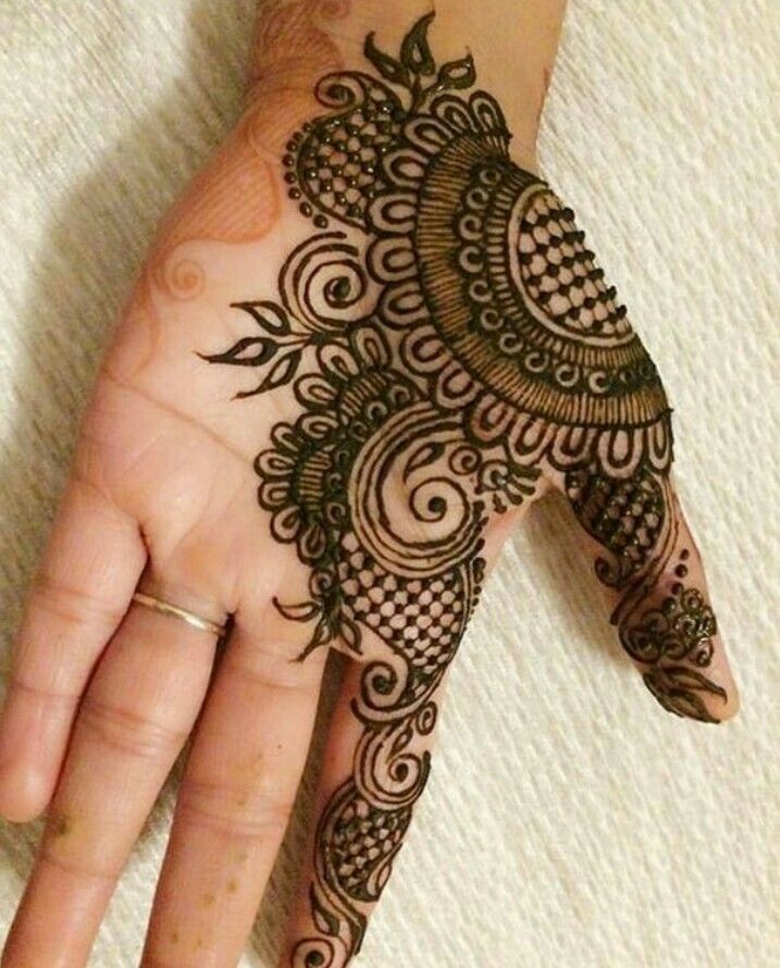 Simple Mehndi design