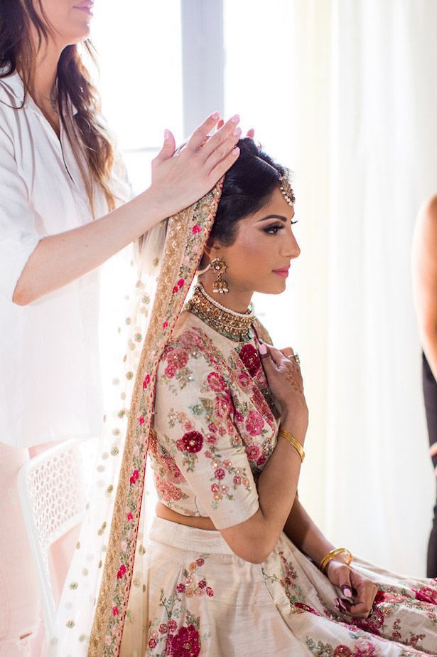 South Asian Fuchsia Wedding Filled with Glamorous Details – Belle The Magazine