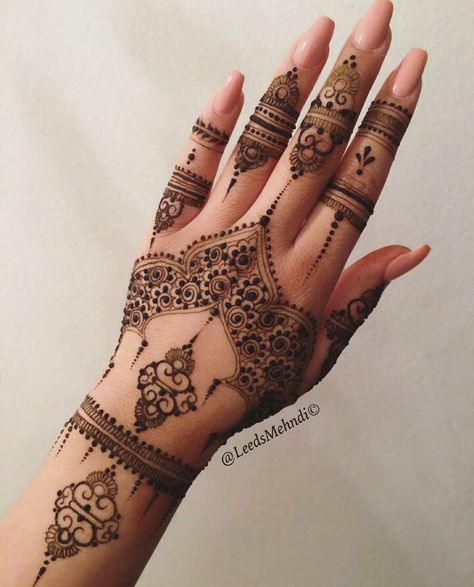 Super Elegant Bridal Henna Mehndi Ideas