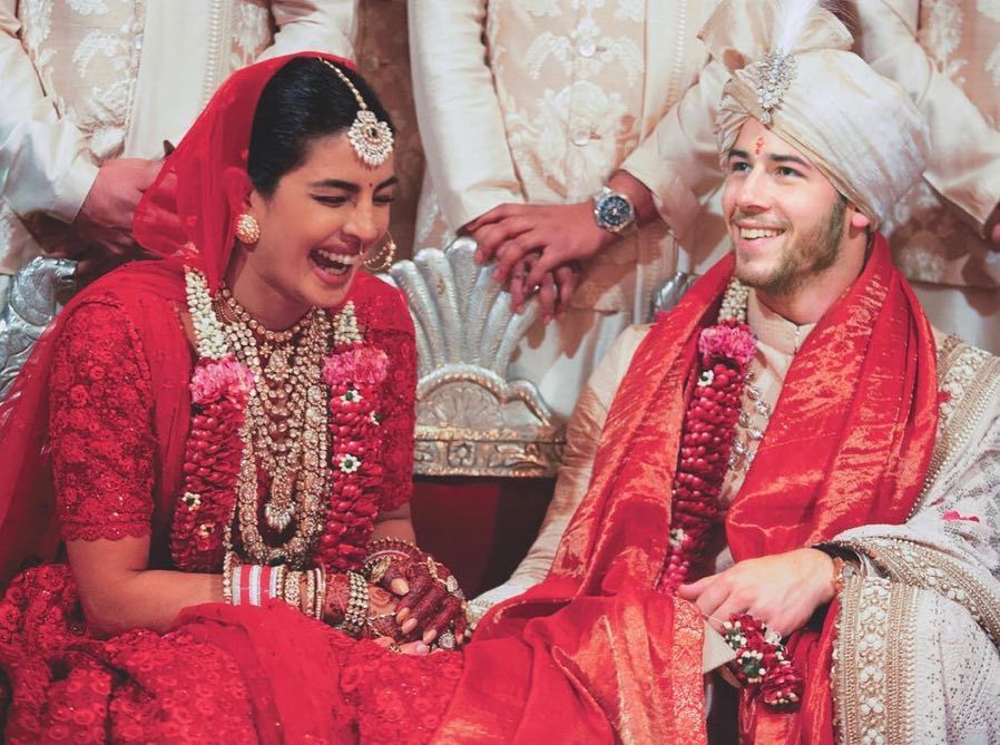 [UNSEEN PICS] From the jaimala to a family picture, you cannot miss these visuals from the #NickYankaWedding | Bollywood Life