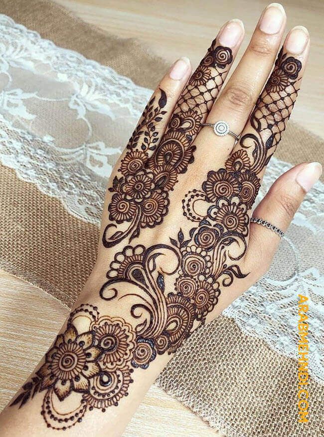 aesthetic mehndi designs