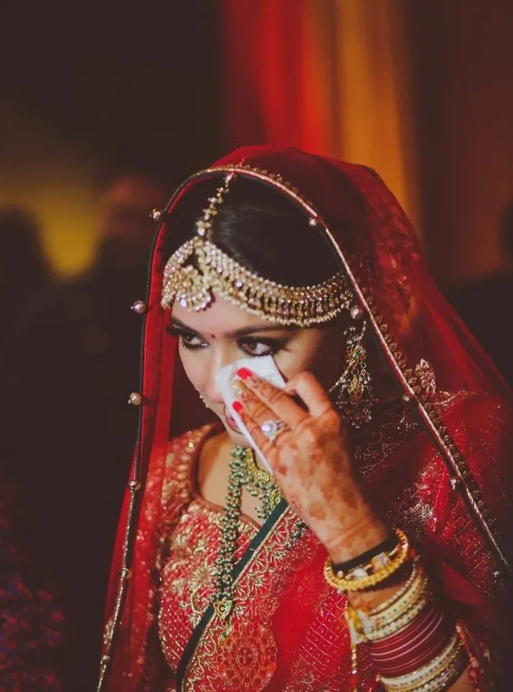 15 Bridal Must-Haves For The Wedding Day Survival Kit! – ShaadiWish