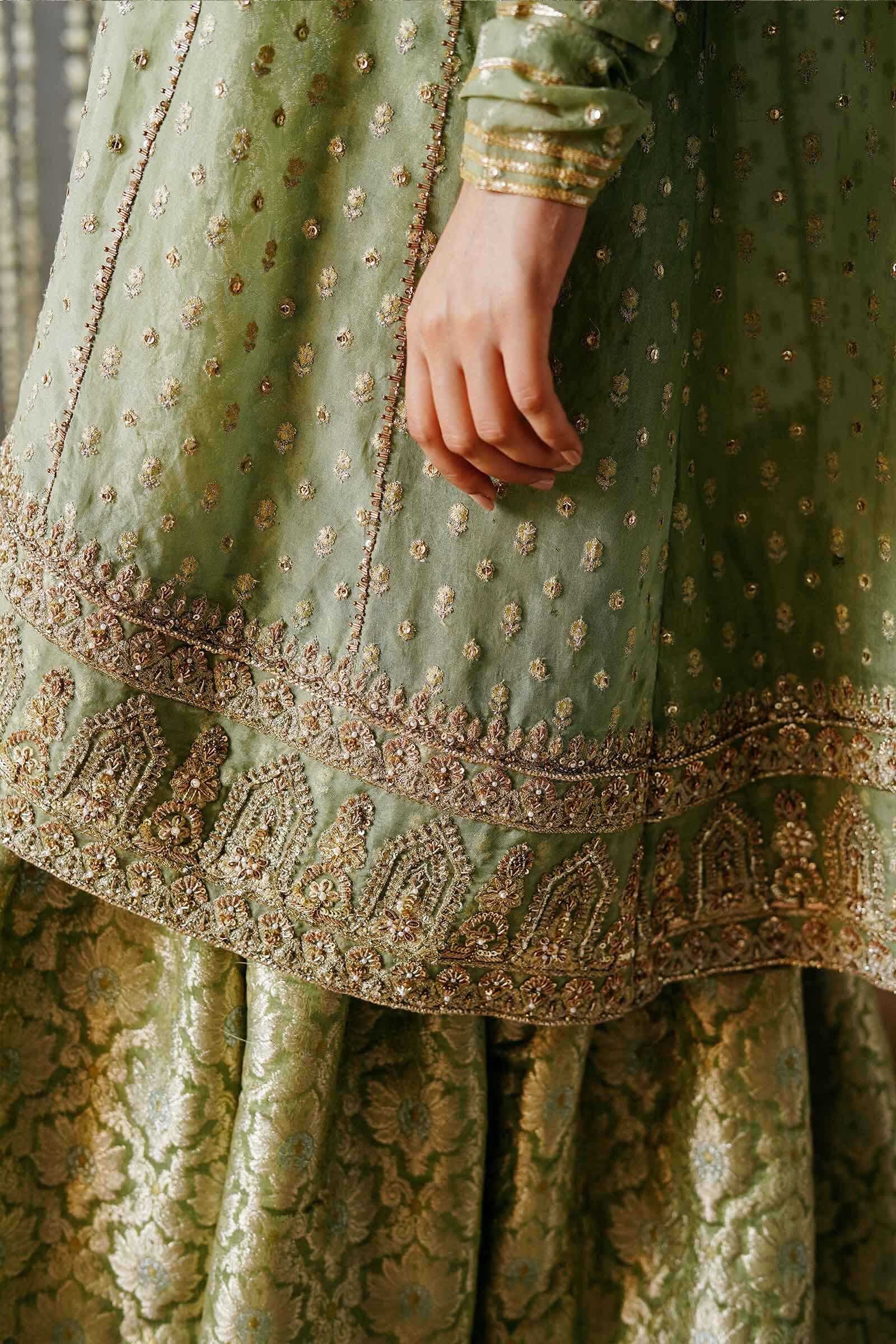 embroidered bridal lehenga