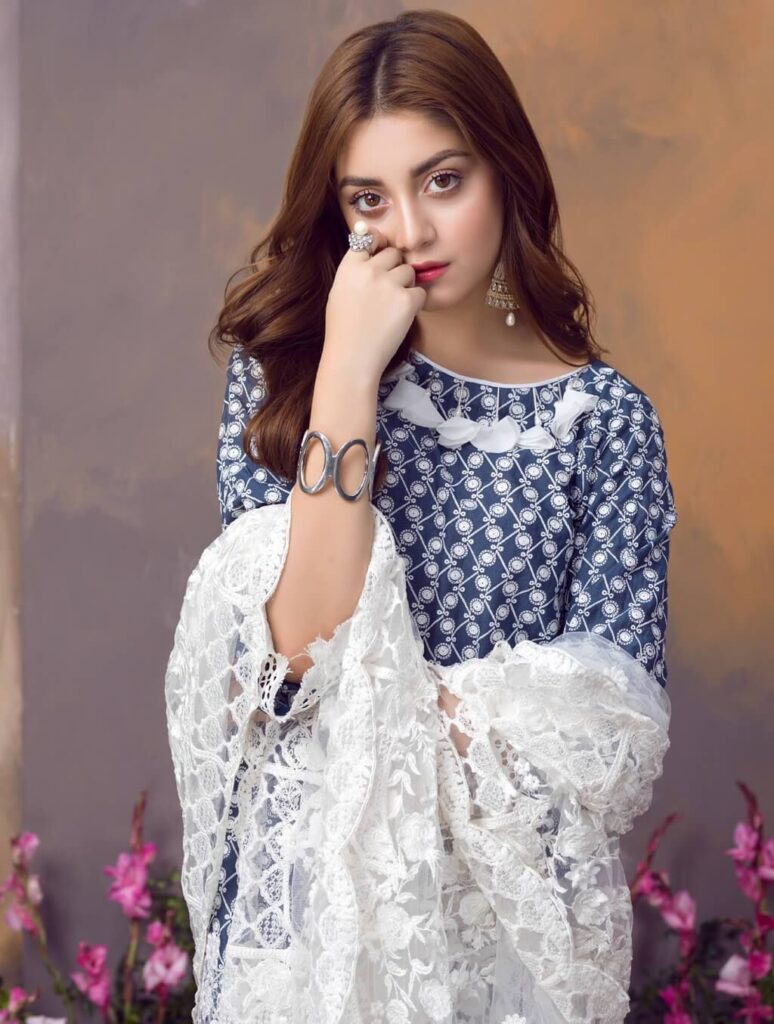 Khas Luxury Eid Lawn Suits Designs Collection 2023-2024