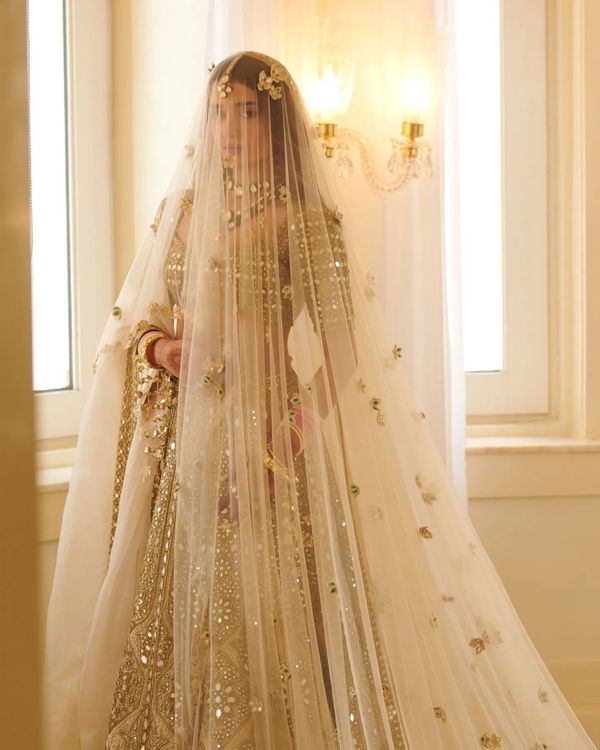 Dramatic Bridal Veils That Took Our Breath Away!