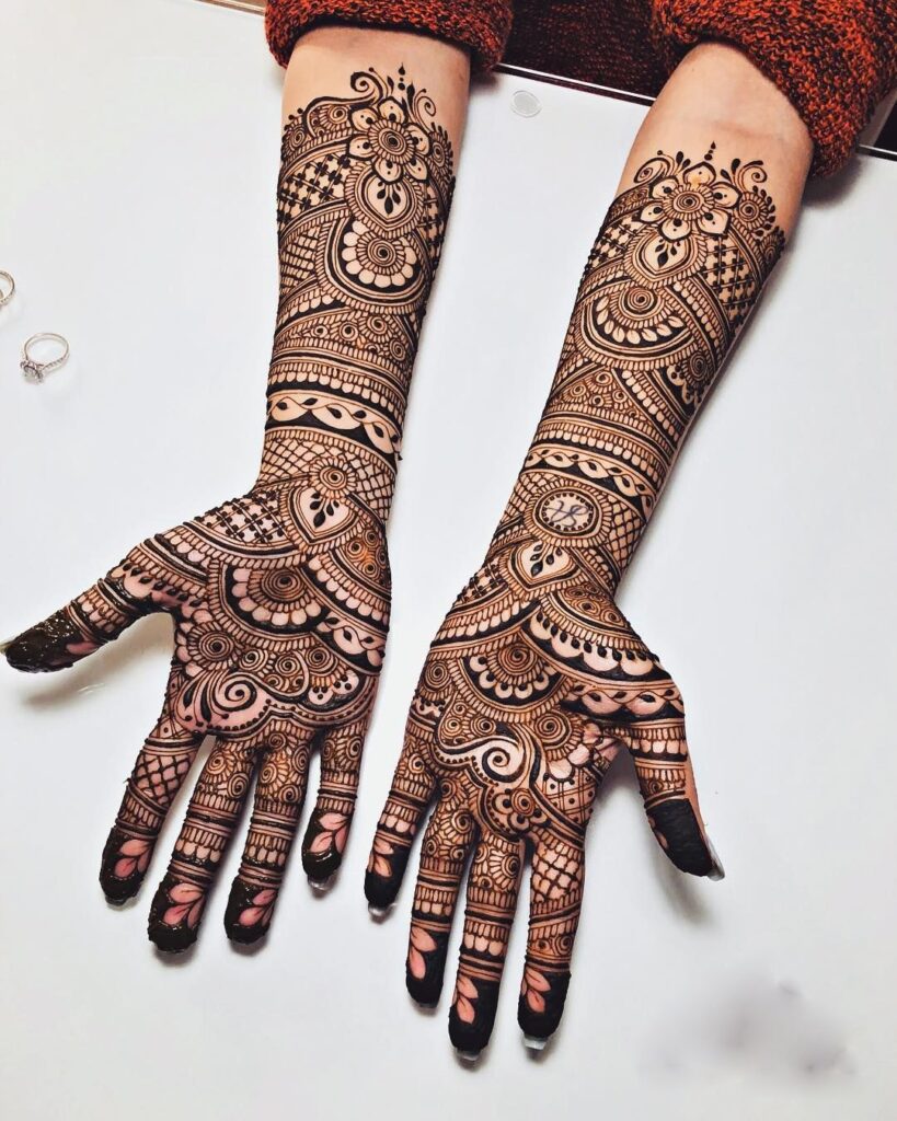 Stunning Bridal Mehendi | Book professional Mehendi artist now with BookEventZ |