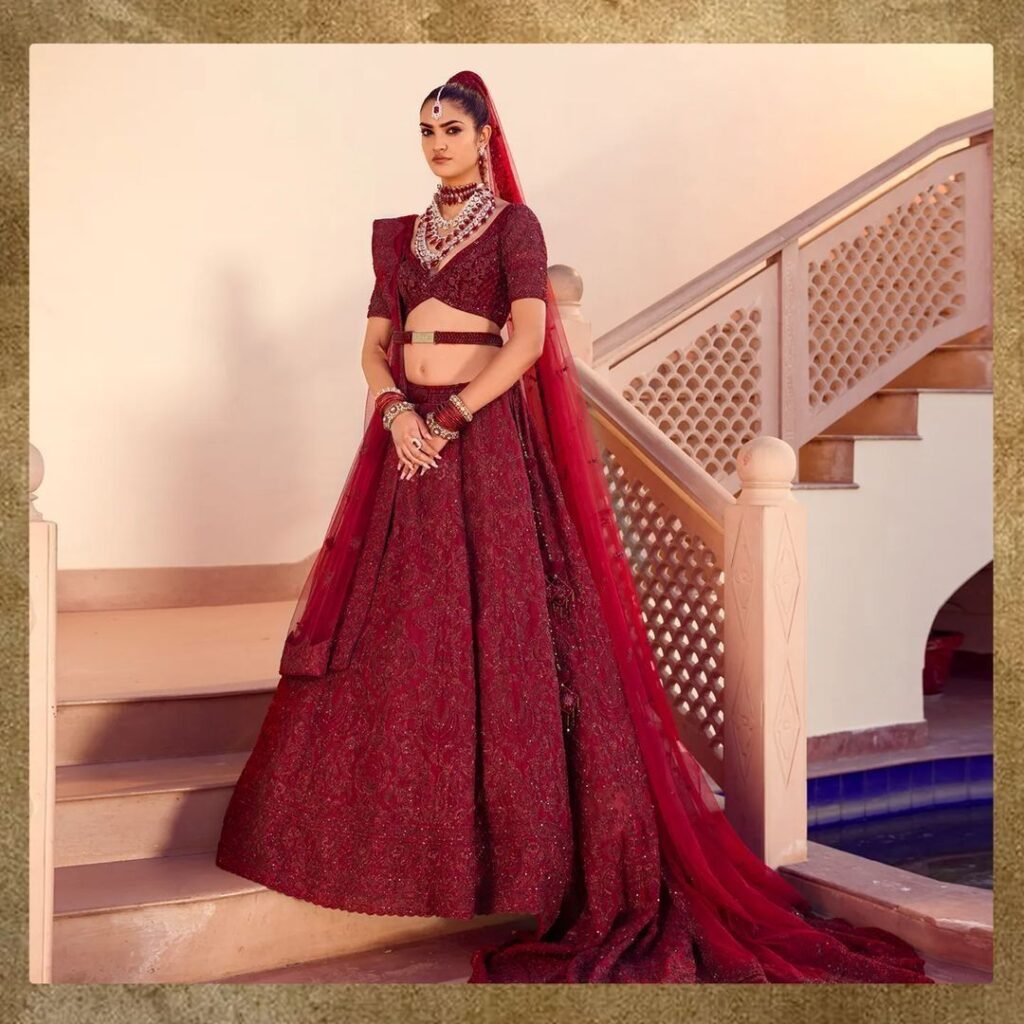 20+ Places To Buy Bridal Lehengas In Chandni Chowk: Prices, Pics & More.