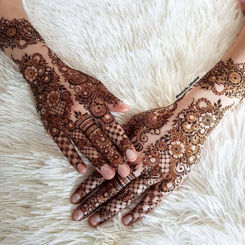 30+ Stylish and Elegant Finger Mehndi Designs