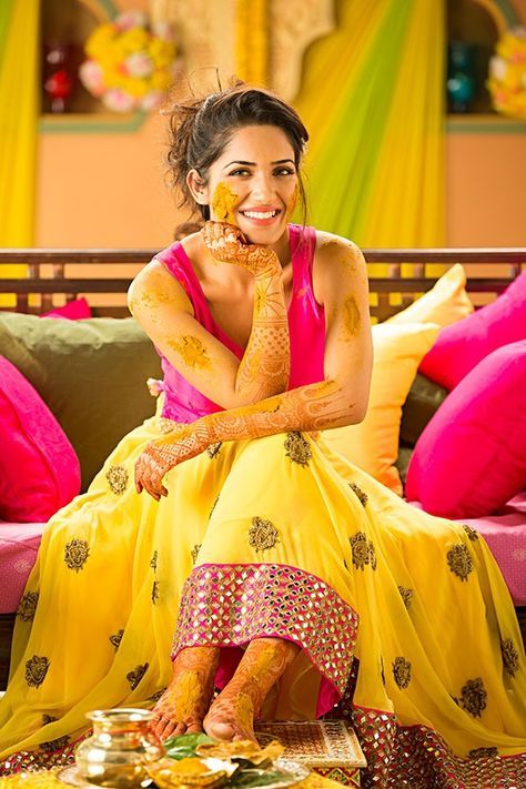 33 Haldi Ceremony Outfits and Dresses to Wear (updated)