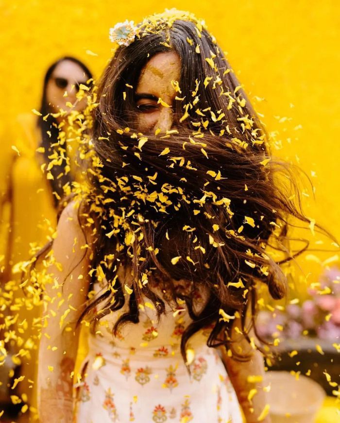 9 Ideas For The Coolest Haldi Photos