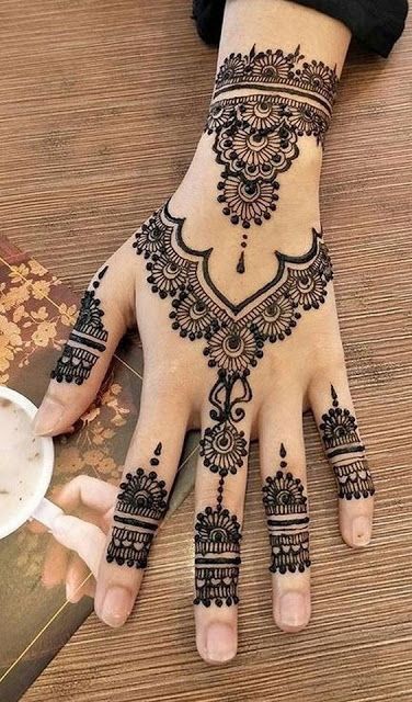 90+ Gorgeous Indian mehndi designs for hands this wedding season