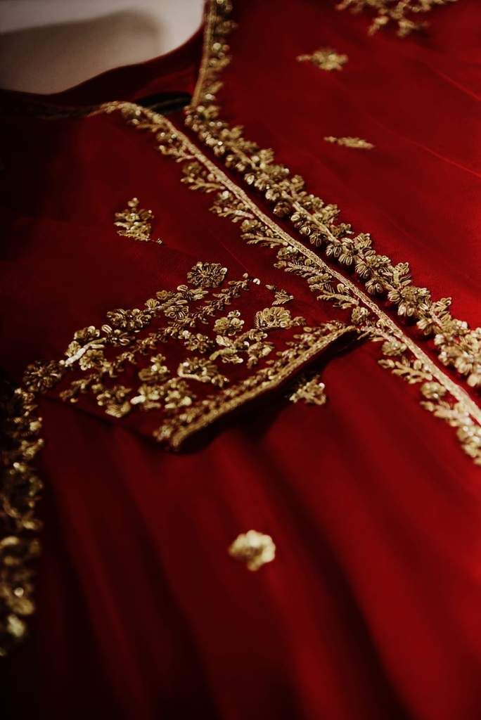 embroidered bridal lehenga