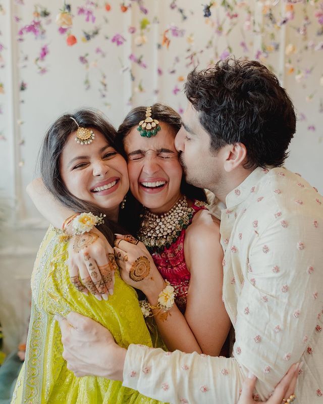 Alia Bhatt & Ranbir Kapoor’s Mehendi Photos Just Dropped & They’re Just As Dreamy!