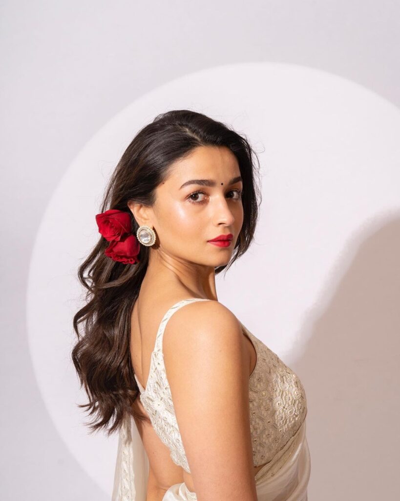 Alia Bhatt white saree | wedding dress for girls | wedding dress 2022 | saree designs.