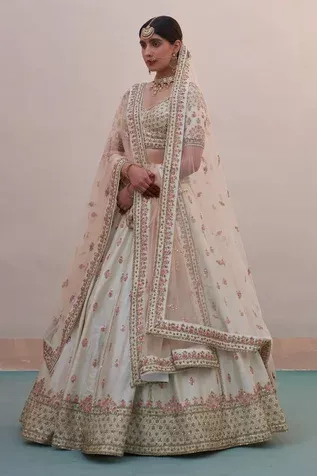 embroidered bridal lehenga