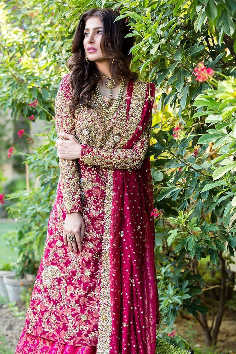 embroidered bridal lehenga