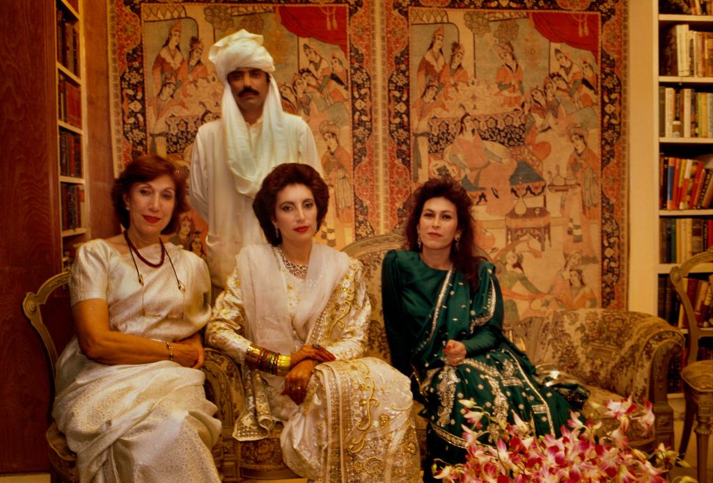 Benazir Bhutto , her mother, Nusrat Bhutto , Benazir’s sister Nassim…