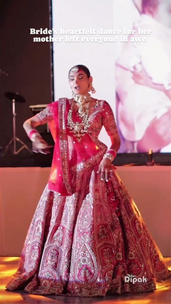 Bride’s emotional dance performance dedicated to her mother!