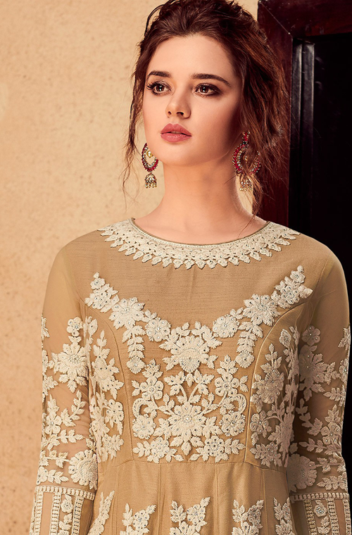 embroidered bridal lehenga