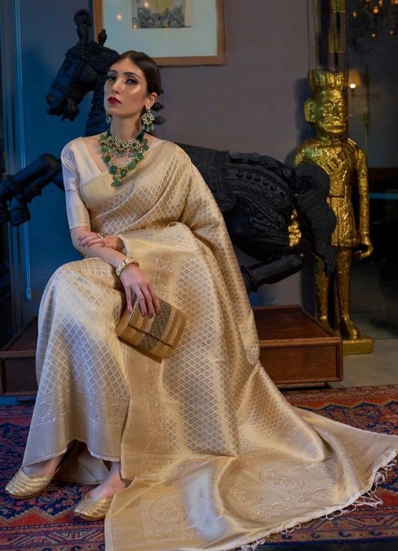 Buy Kanchipuram Silk Saree in Beautiful Rich Pallu and Waving Work on All Over the Saree With Contrast Full Unstitched Blouse, Indian Saree Online in India – Etsy