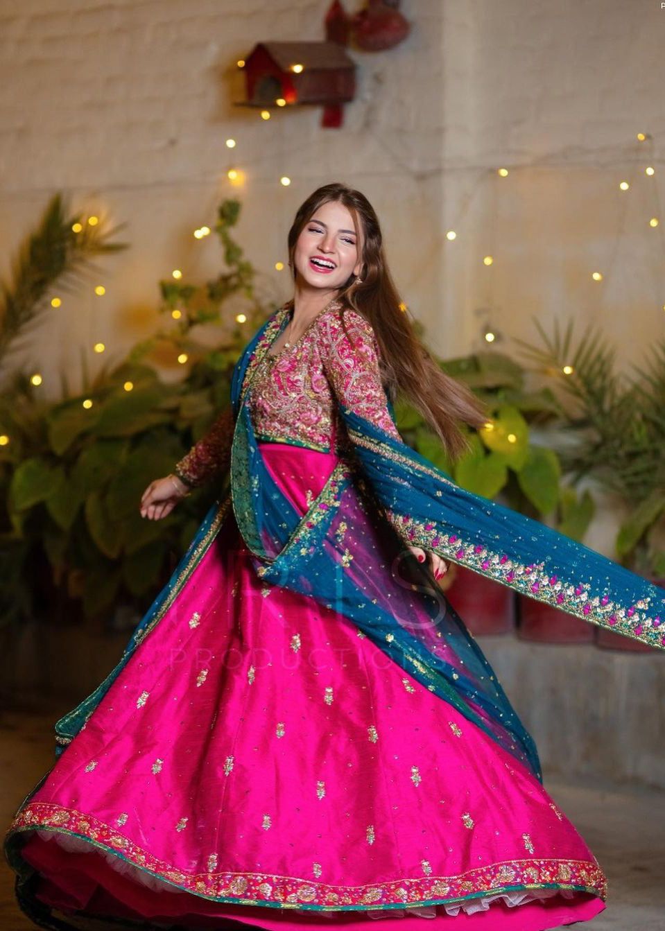 embroidered bridal lehenga