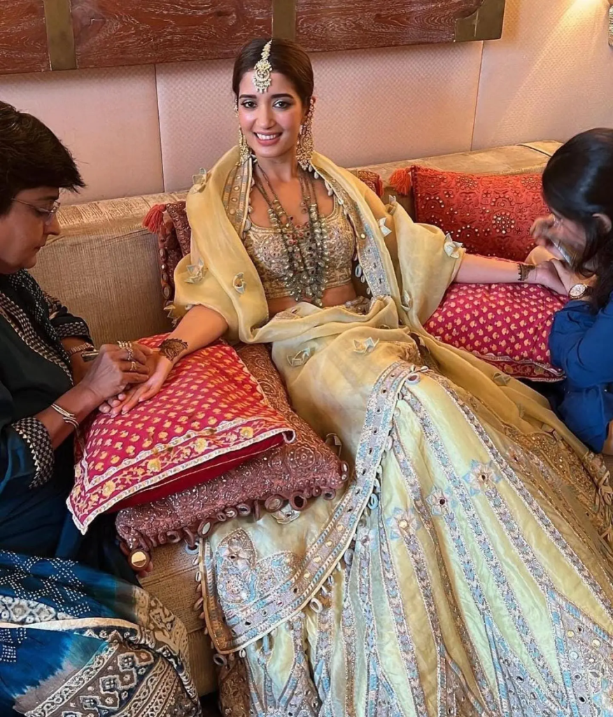 Decoded Arpita Mehta’s Bridal Look For You To Recreate! – ShaadiWish