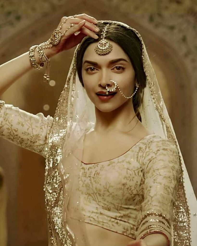 Deepika Padukone’s Fans| Website & Blog — Adorable Deepika Padukone look as Rani Padmavati