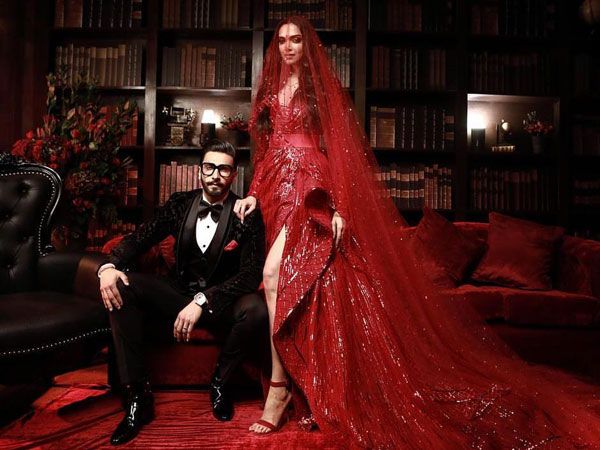 Deepika & Ranveer Contrasted Their Ensembles This Time And Gave Us Dramatic Reception Outfit Goals