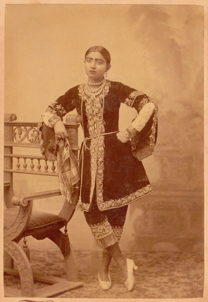 Gauhar Jaan – an Armenian lady who became India’s first Superstar – PeopleOfAr