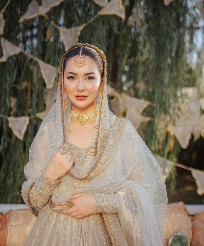 Hania Aamir stuns fans with jaw dropping pictures – editor times