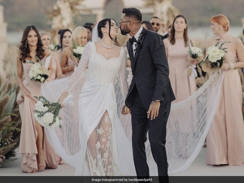 Hardik Pandya renews wedding vows with Natasa Stankovic on Valentine’s Day.  See photos |  Cr…