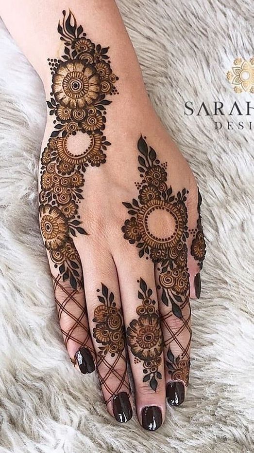 Henna design