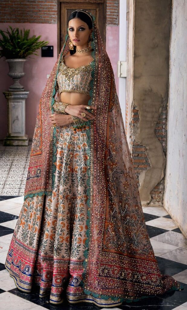 Indian Bridal Dress in Wedding Lehenga and Choli Style – LARGE