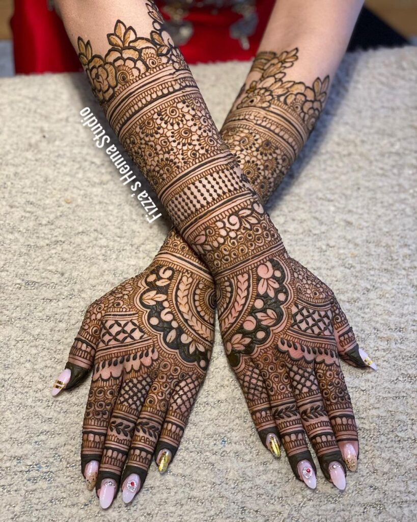 Intricate and detailed designs for mehndi!