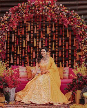 Karishma Tanna’s Mehendi Look in Surreal Yellow Lehenga 💛