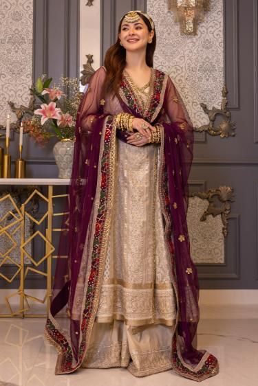 Make Memories in Glamorous Wedding Attire: Asim Jofa’s Collection