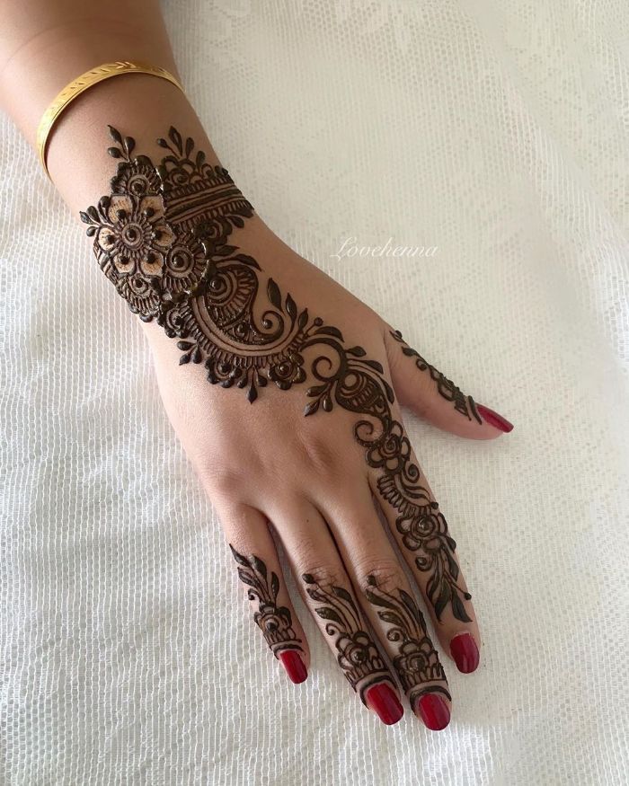 Mehndi Designs for Back Hand from Farah Sayeed