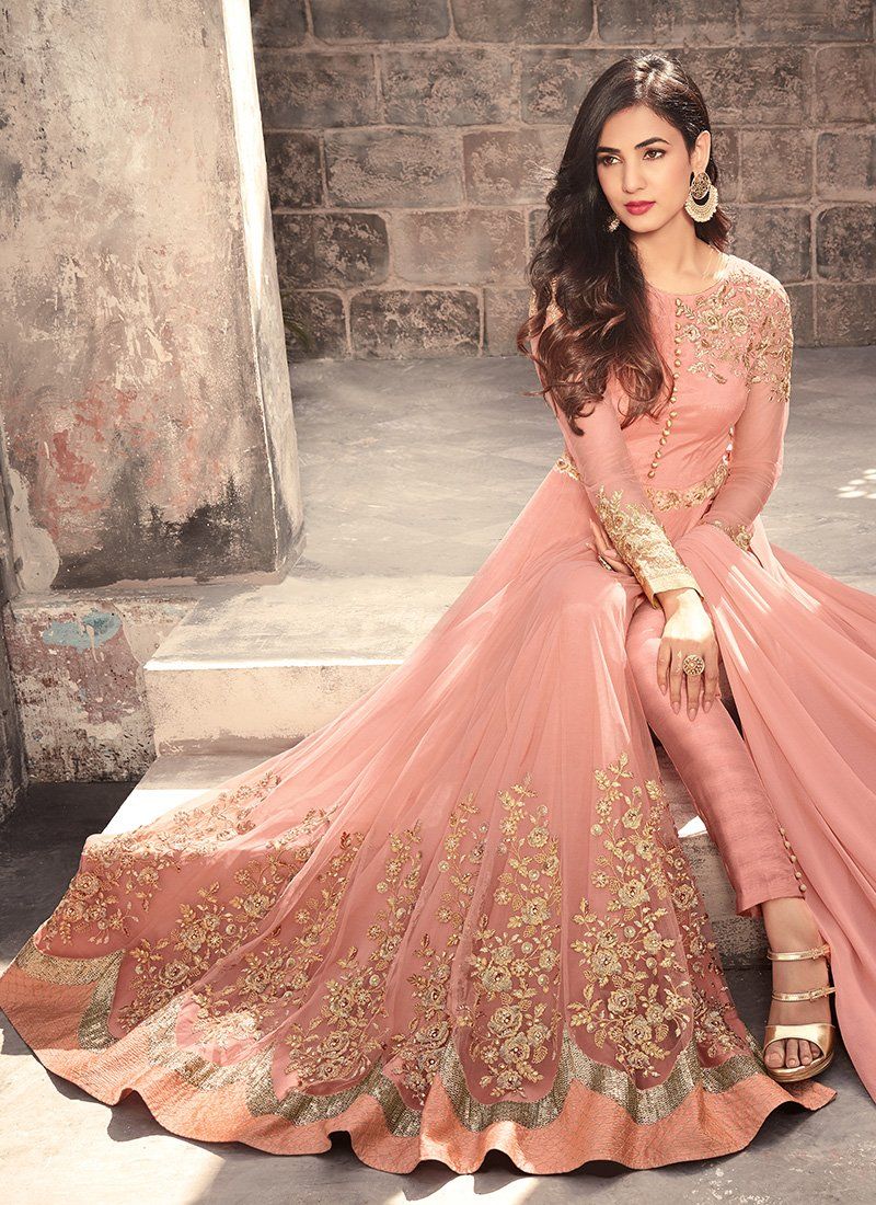 embroidered bridal lehenga